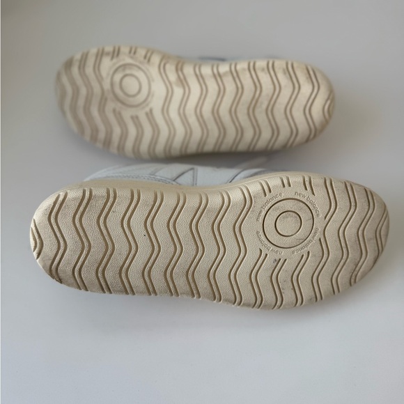 New Balance CT302 Women’s Sneakers. Excellent Condition. Size 7.5 - Picture 3 of 8